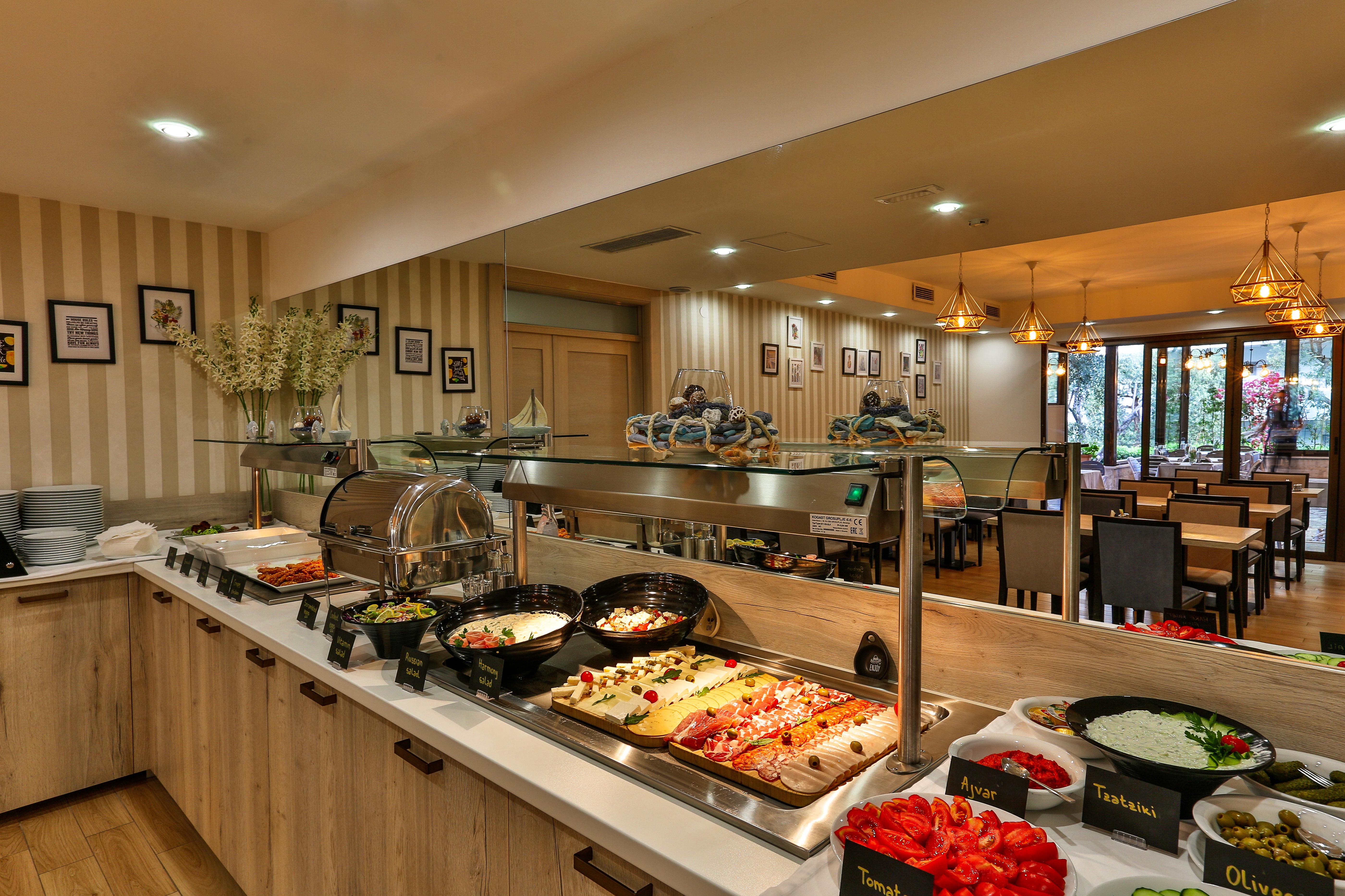 Hotel Harmony By Aycon Petrovac ภายนอก รูปภาพ