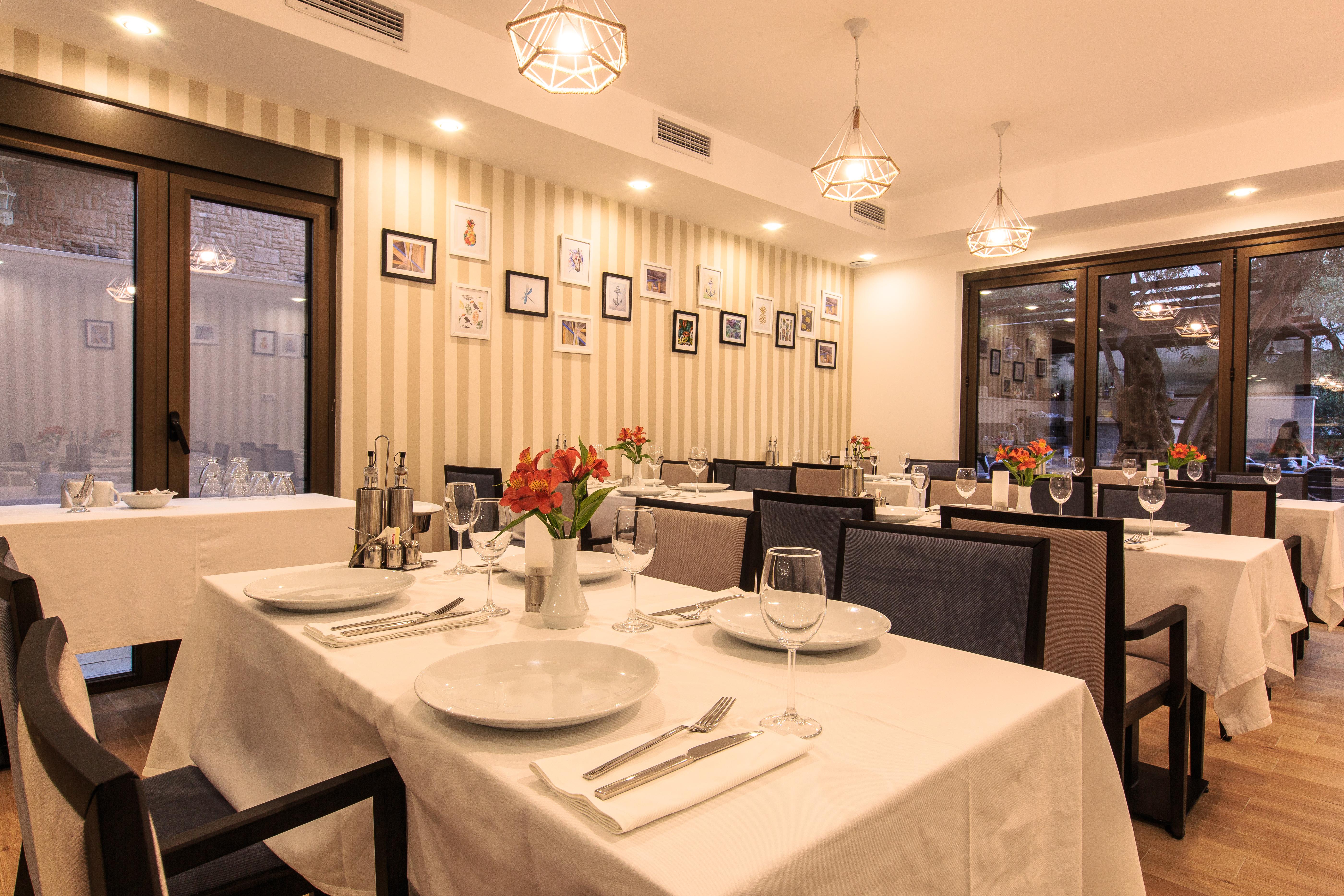 Hotel Harmony By Aycon Petrovac ภายนอก รูปภาพ