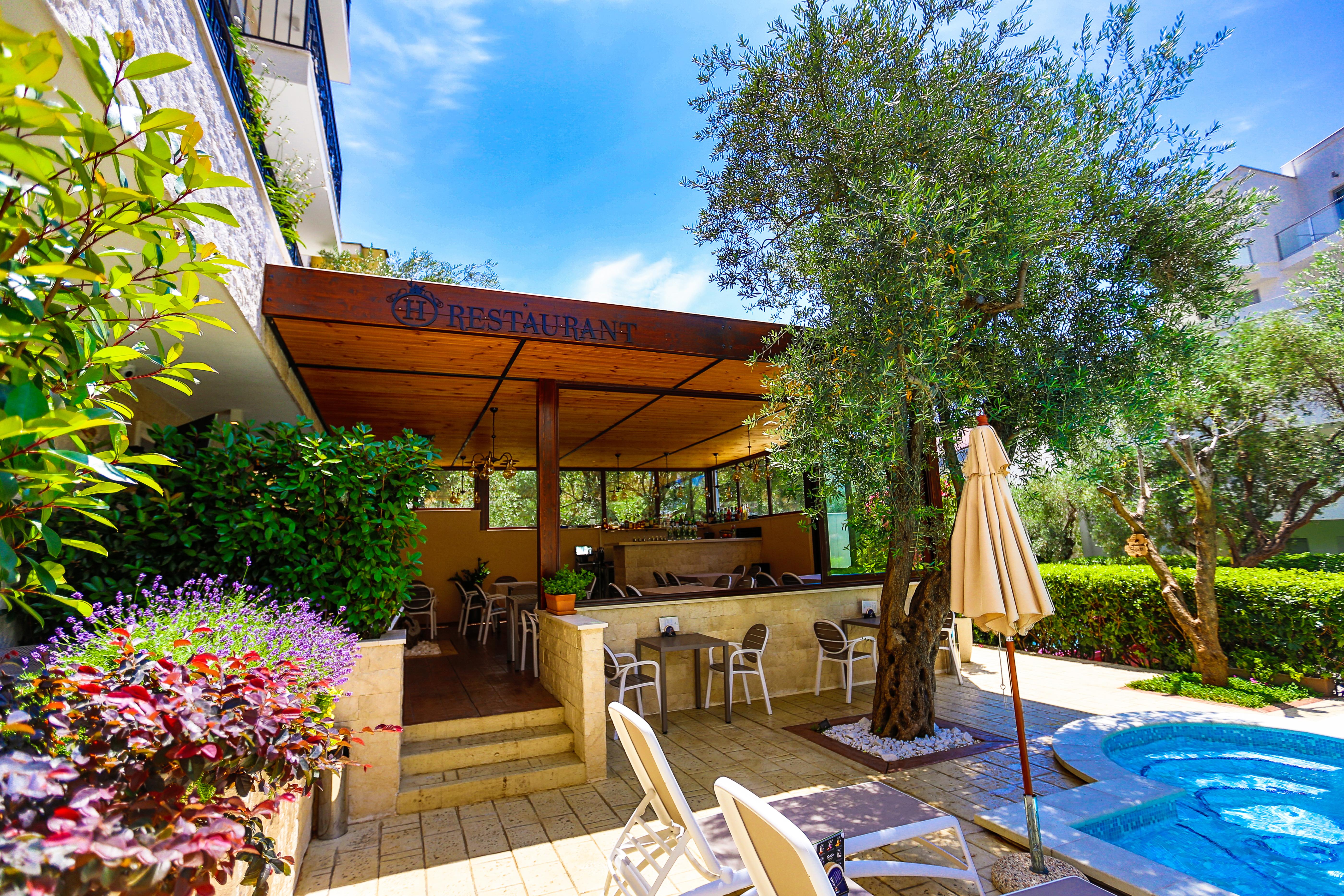 Hotel Harmony By Aycon Petrovac ภายนอก รูปภาพ